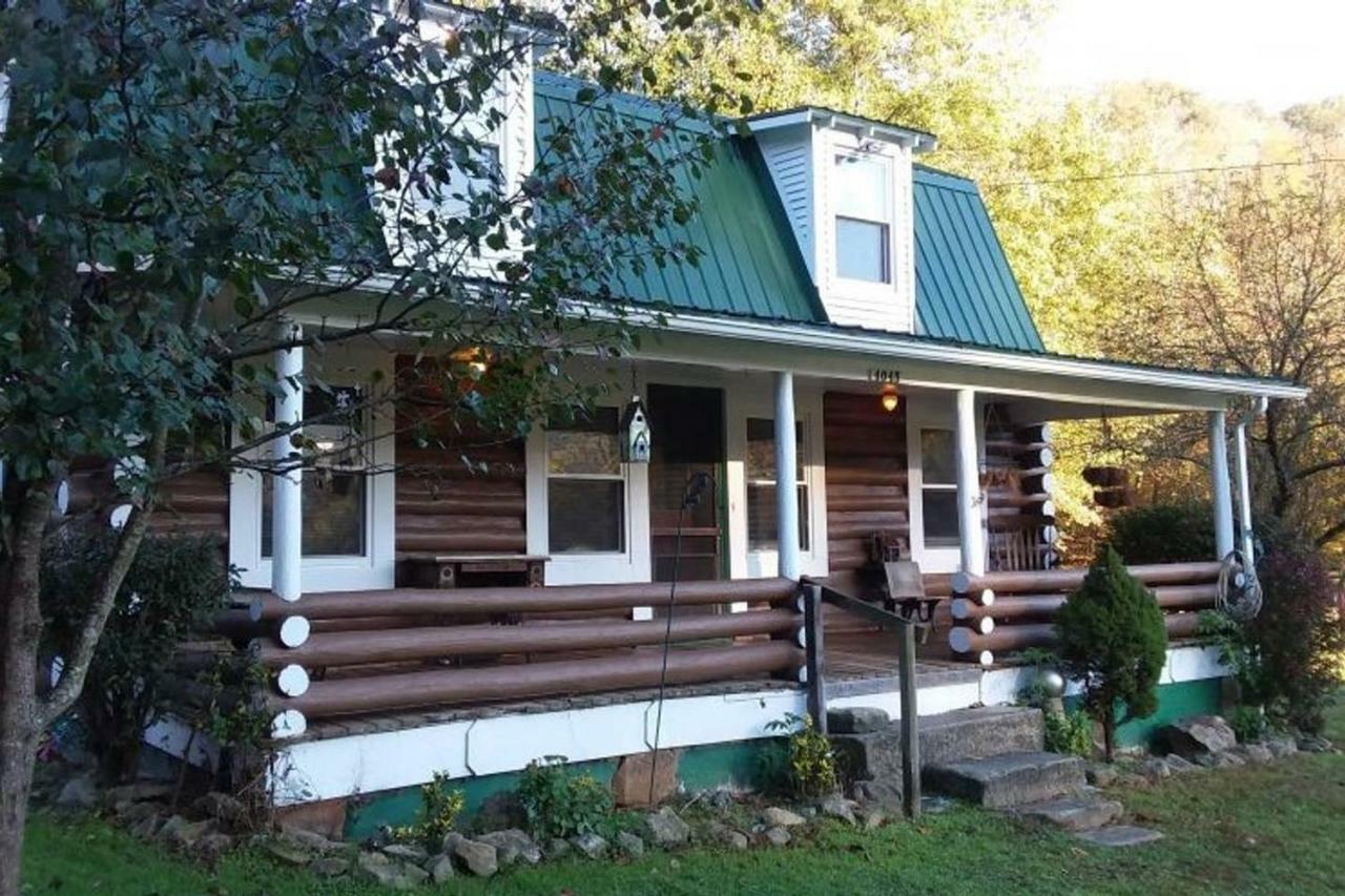The Lodge - Chestnut Log Cabin & Game Room Genoa Exterior foto